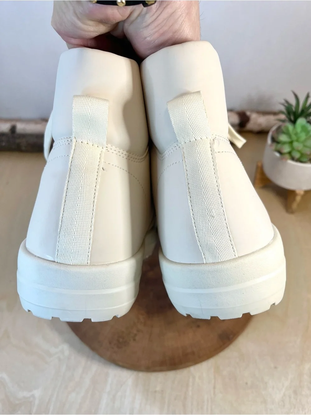Zara modern statement